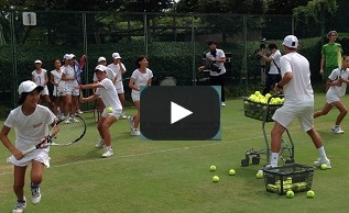 Lesson to juniors by Dan Bloxham, head coach of “Wimbledon” in Aug. 2015